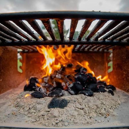 Explore Maui'S Diverse Campgrounds And Uncover The Island'S Beauty From Fresh Perspectives Every Day As You Journey With Aloha Glamp'S Great Jeep Equipped With A Rooftop Tent パイア エクステリア 写真