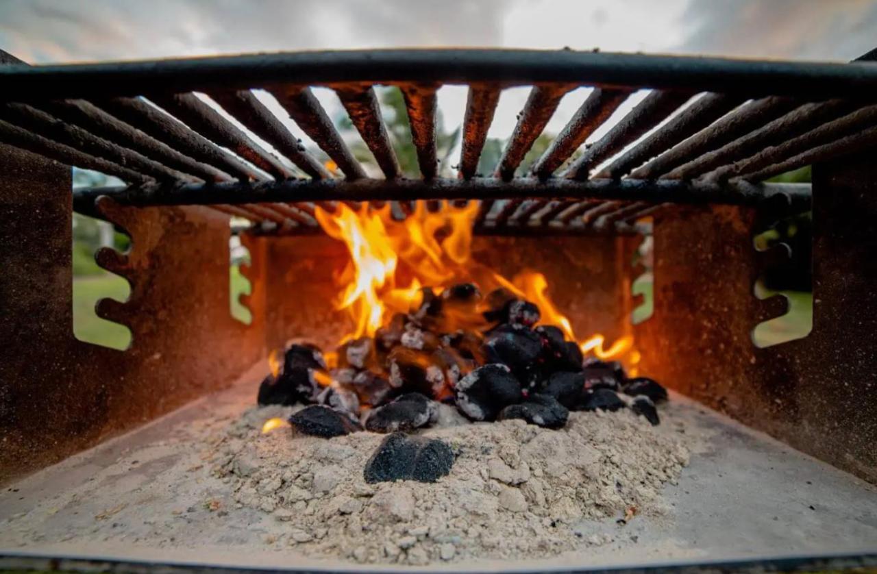 Explore Maui'S Diverse Campgrounds And Uncover The Island'S Beauty From Fresh Perspectives Every Day As You Journey With Aloha Glamp'S Great Jeep Equipped With A Rooftop Tent パイア エクステリア 写真